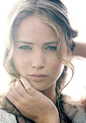 第八十五届（2012—2013）
詹妮弗·劳伦斯 Jennifer Lawrence
性别: 女
星座: 狮子座
出生日期: 1990-08-15
出生地: 美国,肯塔基,路易斯维尔
职业: 演员
更多外文名: j-lawr(昵称)
更多中文名: 珍妮佛·劳伦斯
家庭成员: Nicholas Hoult(前男友)
2013年 第85届 奥斯卡(美国电影学院奖) 最佳女主角 乌云背后的幸福线 (2012)