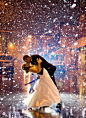 当雪花飘落下来，我和你一起，照下这最美的一刻，是不是很浪漫呢！http://www.lovewith.me/share/detail/all/30000