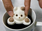 日本新出的喵星人棉花糖，看它慢慢地在咖啡里融化，瞬间治愈~