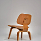 Mid-20th Century Charles and Ray Eames for Herman Miller LCW Walnut Lounge Chair For Sale