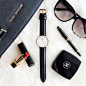爱慕已久的 Daniel Wellington 腕表，我已经拥有了。可是今年双11；我誓定趁双11把所有款式的表款拿下！因为DW双11的折扣实在是前所未有，简直丧心病狂了！11月10日 00:00 — 11月11日 23:59；连续俩天只要您登录官网：www.danielwellington.com/cn 使用折扣码：1111， 即可享受75折优惠。而且每个时间段还会有免单、超级大奖以及礼品的赠送。新款也于11月10日在中国官网首发！请关注官方微博：@DanielWellington