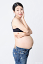 苗淋皓的写真摄影作品《孕妇照》