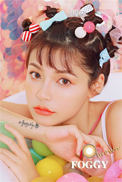 --七七--采集到彩妆模特