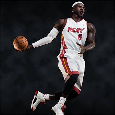 nba篮球运动员热火队6号球衣勒布朗詹姆斯可动人偶手办模型淘宝网
