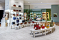 Espace d'exposition des accessoires Vanessa Bruno sur le corner des Galeries Lafayette Haussmann par Label Experience
