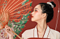 摄图网_501634741_中国风古装美女撑纸伞（非企业商用）