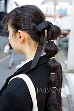 【图】萌妹型女连连看，养眼穿搭来加分！海报时尚网日本街拍之古着聚集地原宿篇223期：运动风格翻开春日新篇章！