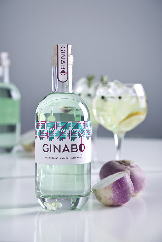 Ginabo富有吸引力的酒瓶包装设计 设...