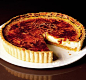 [法式鲜奶布蕾塔 crème brûlée tart] 用料：塔皮配料（黄油、100g砂糖、面粉、杏仁粉、鸡蛋） 黄油 140g 砂糖 100g 普通面粉 250g 杏仁粉 25g 鸡蛋 1个，打散 馅（水果、酒、砂糖、香草精、奶油、4个鸡蛋） 混合水果碎 250g 甜葡萄酒 175ml 砂糖 100g+4汤匙（后者洒在布蕾上） 香草精 高脂奶油 284ml 鸡蛋 4个做法1. 塔皮：黄油和糖一起打到发白，面粉和杏仁混合，然后搅入鸡蛋，形成面团。团成球状，用保鲜膜包好，冷藏至......