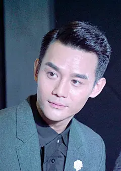 @王凯kkw 大写的九宫格可爱表情包[哈哈][哈... 来自从明天起做个幸福的大调调 - 微博