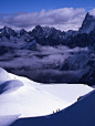4.浪漫滑雪之旅—法国查默尼克斯滑雪场——要去欧洲著名的勃朗峰滑雪旅行，法国查默尼克斯小镇是最好的落脚地。查默尼克斯全名为查默尼克斯勃朗峰（Chamonix Mont－Blanc），是位于勃朗峰山谷里狭长平原里的一个小镇，谷里虽有数个小镇，但却以查默尼克斯最为著名......　