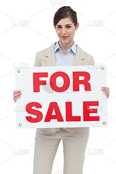 挂着“待售”牌子的女商人
