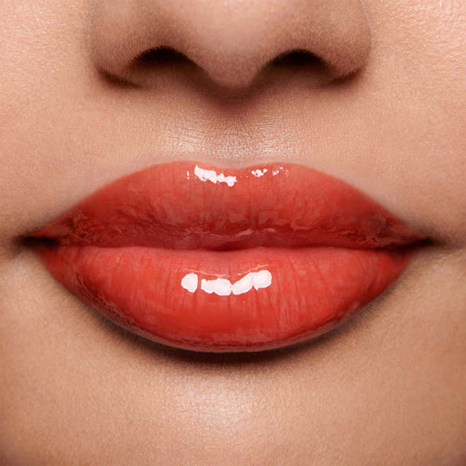 Gloss Embrace Lip Gl...