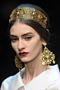 Dolce+Gabbana+Fall+2013+Details+bEB-vBOk3c3x.jpg (933×1400)