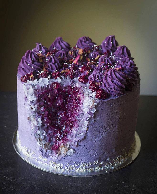 Geode crystal cake  ...