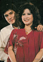 傅声和甄妮 ，功成名就的傅声，身边更是不乏红颜知己。在狄龙的介绍下，傅声与当时红遍天的女歌手甄妮相识相恋，两人在1976年结婚。