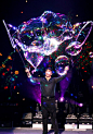 Bubble Artist Fan Yang Magic Tricks: 