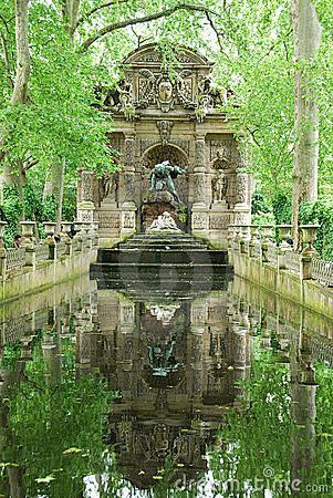 梅迪奇喷泉〜卢森堡花园〜巴黎