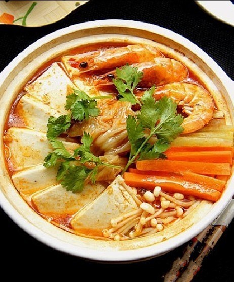 韩国泡菜锅

    1、猪肉切片、洋葱...