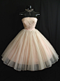 Vintage 1950's Prom Dress. I won't do strapless but this is gorgeous #粉色小礼服# #伴娘小礼裙#【上锦婚纱】