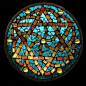 玫瑰窗（the rose window），也称玫瑰花窗，为哥特式建筑的特色之一，指中世纪教堂正门上方的大圆形窗，内呈放射状，镶嵌着美丽的彩绘玻璃，因为玫瑰花形而得名 ​ ​​​​