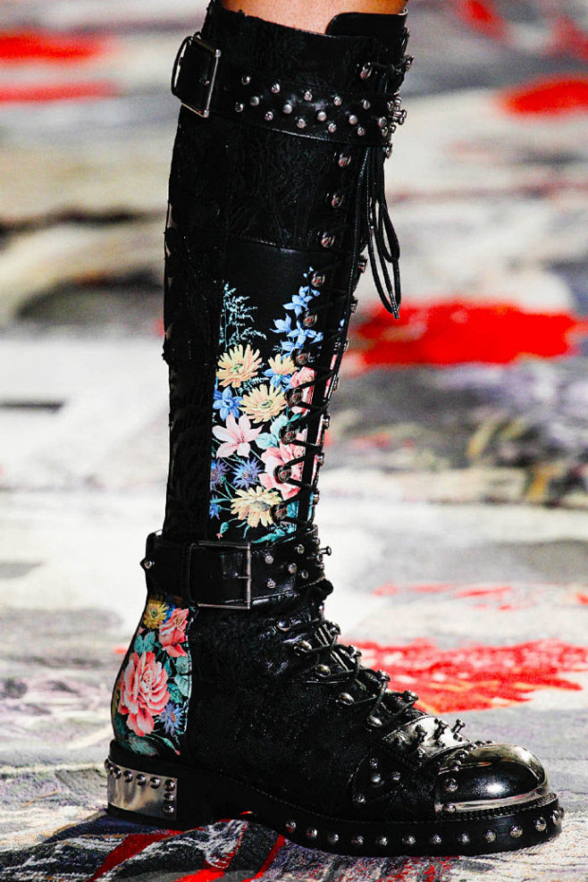 Alexander McQueen  S...