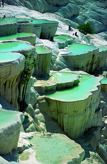 土耳其，天然岩石游泳池。