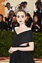 Met Gala 2018| #LilyCollins#的整体造型好好看、要给一百昏 ​​​​