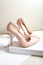 热卖2013新款女鞋裸色 糖果色中跟单鞋粉色尖头细跟高跟鞋上班鞋