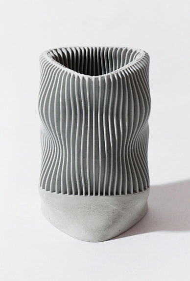 gray Kindof Vase des...