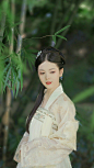 任春风十里轻飏，奏一曲波澜眷恋。