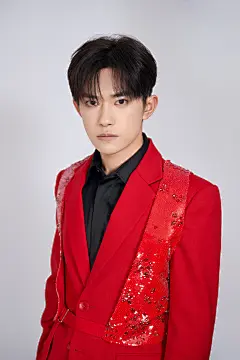 20210226 新岁月初圆，团圆共此时。O今天20:00档  ，《花好月圆元宵夜》中央广播电视总台2021年#元宵晚会#，@TFBOYS-易烊千玺 将带来表演《青春的起点》，以歌传递祝福，共庆元宵佳节#易烊千玺央视元宵晚会# ​​​​