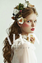 #ALVIN BEAUTY##艾尔文杂志大片# 唯美新娘鲜花造型。造型：@惠惠CHEN新娘造型馆-惠惠 摄影：@ALVIN摄影师_谢郁 后期：@柳东_ （ @惠惠CHEN新娘造型馆 @艾尔文视觉 出品）