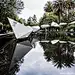 从飞机演变成船的装置作品 From the Airplane to the Paper Boat by BROISSINarchitects - 灵感日报 : 天上的纸飞机飞过水面，在快要落水前渐变成了纸船。这个创意超赞的装置作品来自BROISSINarchitects…