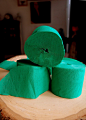 收尾深绿色绉纸流光派对装饰（总计195英尺，3个装）-Luna Bazaar | Pinkoi  波西米亚风和复古风格的装饰