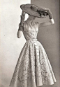 justjoxxx:



vintage dress

