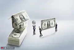 西装男士高举银币一摞钱币房屋搭建创意海报 海报招贴 其他海报