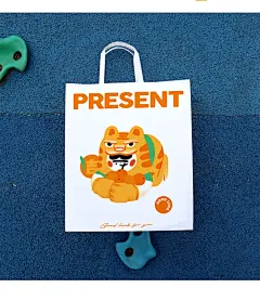 「两脚怪|原创圣诞礼品袋」超大好用的插画设计礼物手提纸袋儿童-淘宝网