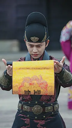 #粉丝用弹幕拼出任嘉伦# rjl #任嘉伦快乐大本营#
「“绎”表人才 风度翩翩贵公子」

1920*1280横/竖壁纸
@任嘉伦Allen
photo二改二传（logo！有！删）
陆绎/任嘉伦 （点原图保存即可） ​​​​