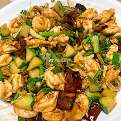 #安安的小日常# 大家元宵节快乐哦～
#晚餐# 宫保虾球 空心菜 超好吃的芋头饭饭
#早餐# 干贝炒包菜 荷包蛋 粥 甲天下黑芝麻汤圆
嘻嘻 咸甜搭配 干活不累 今早又瘦了一斤 迷 ​​​​