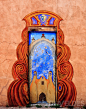 美国，新墨西哥(New Mexico, US)之门：色彩缤纷绚烂，令人惊叹不已，仿佛打开门就可以通往爱丽丝梦游仙境的世界。更加重要的是，它给了我们想象美丽的可能。
