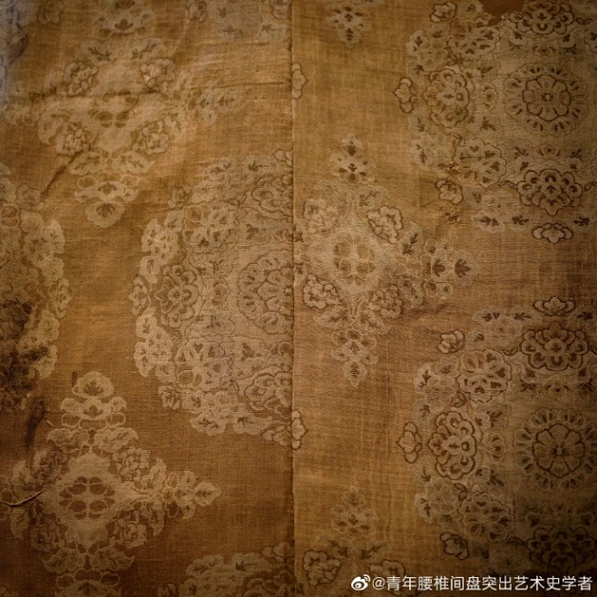 #国丝汉服节# @中国丝绸博物馆 中国丝绸博物馆 胡汉之间——唐代丝绸服饰展 2杭州·中国美术学院(南山校区) -花瓣网