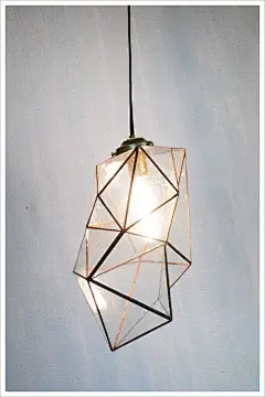 充满设计感的简洁灯具