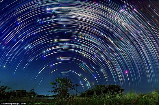 摄影图片：星空中的美丽画卷