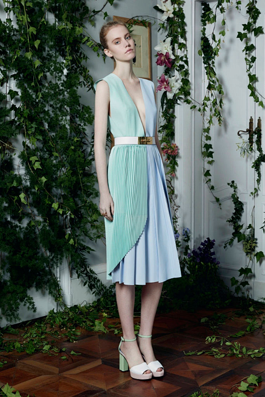 Vionnet（薇欧芮）释出2016早春...