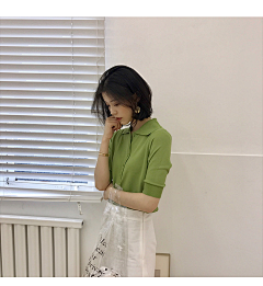 Kaka集美社采集到《绿》上衣-印花/纯色