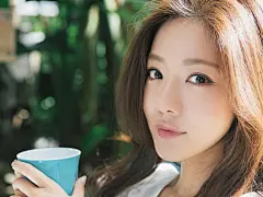 女星邓家佳清新时尚写真电脑壁纸 - 4493桌面壁纸