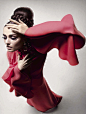 Vogue意大利-五颜六色的时装时尚封面大图