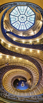 Silvio Zangarini - Spiral (Vatican museum): 