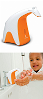 Giraffe Automatic Soap Dispenser // so cute! #product_design